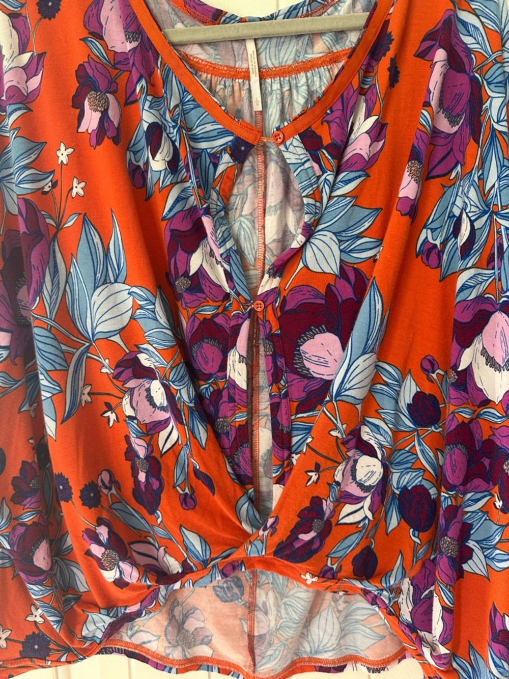 Free People Keepin On Twist Front Floral Slouchy Top - Size L - Picture 3 of 6